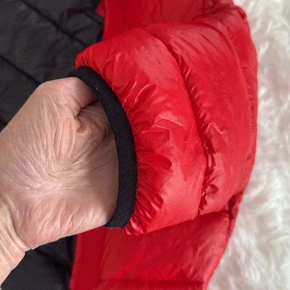 New w/out tag Pajar puffer 4 legged dog jacket.  Adjustable waist. Velcro. - Picture 15 of 16